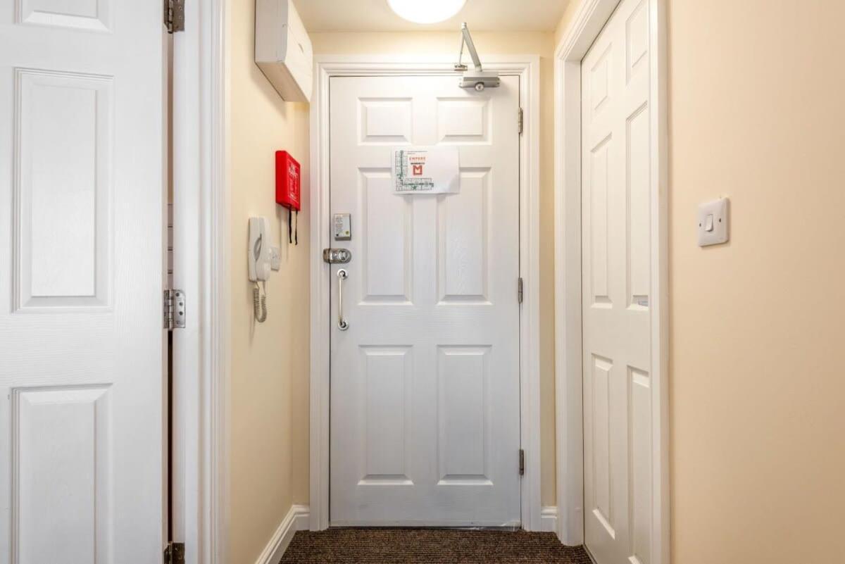 Bright 1 Bedroom Budget Flat In Central Pontefract Exterior photo