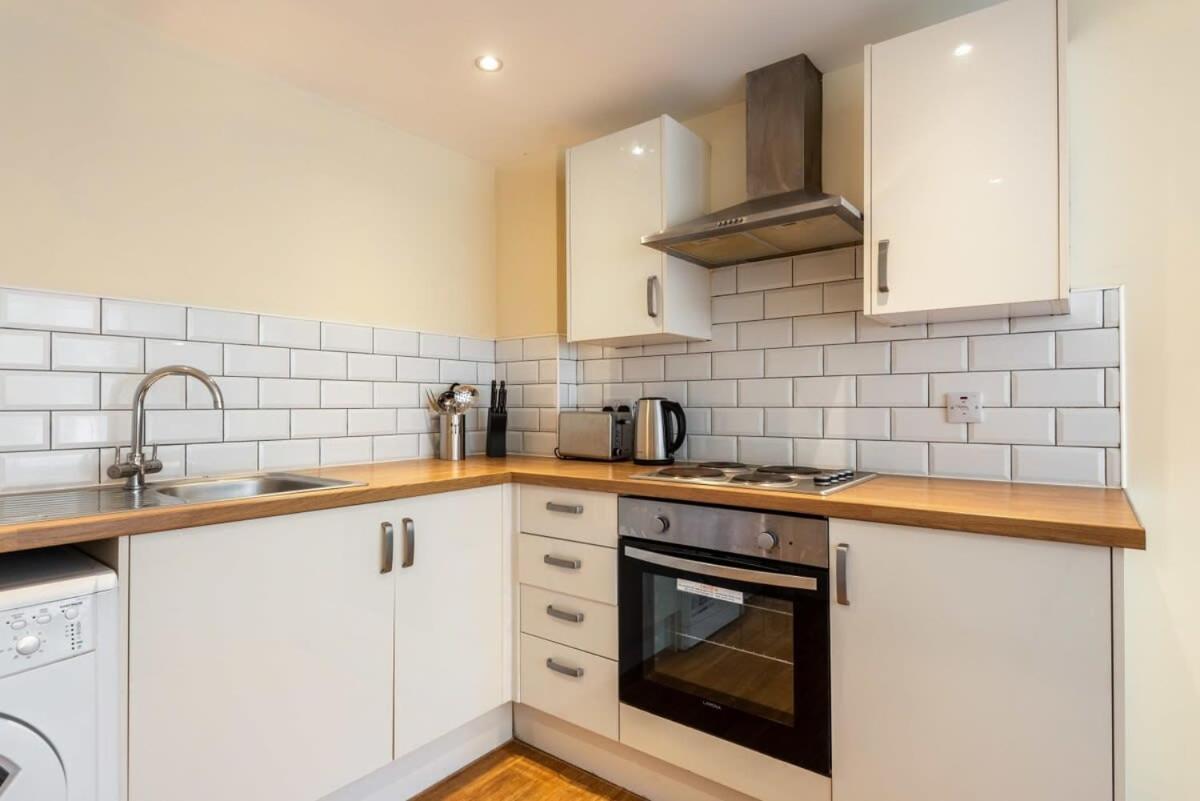 Bright 1 Bedroom Budget Flat In Central Pontefract Exterior photo