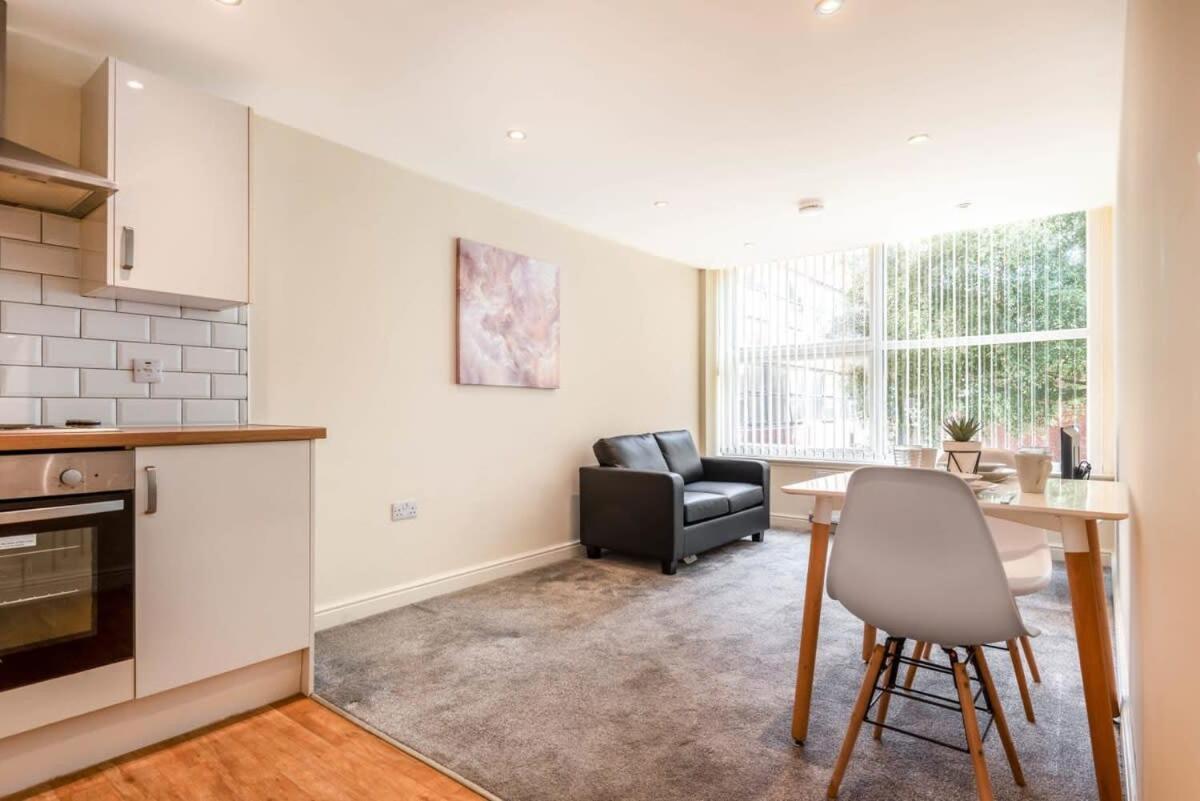 Bright 1 Bedroom Budget Flat In Central Pontefract Exterior photo